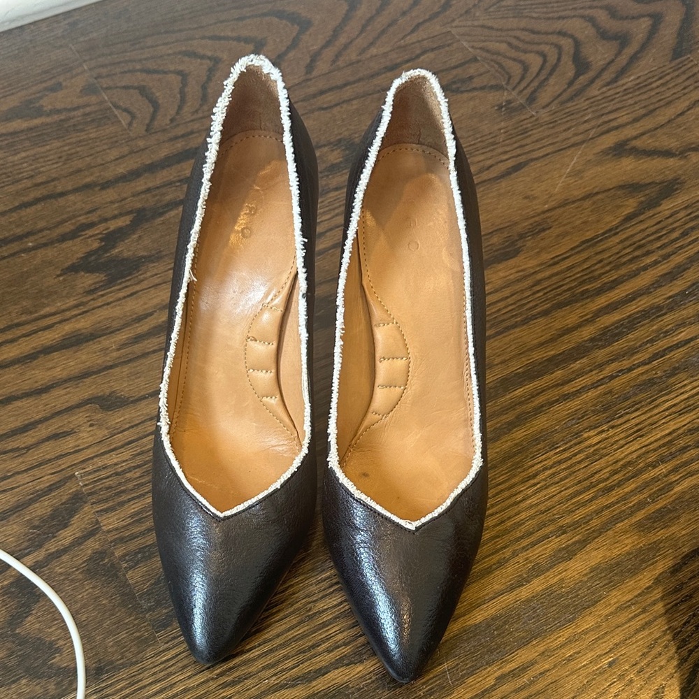 IRO Elegant Black Leather Women's Heels love the white fringe around it - Picture 9 of 12